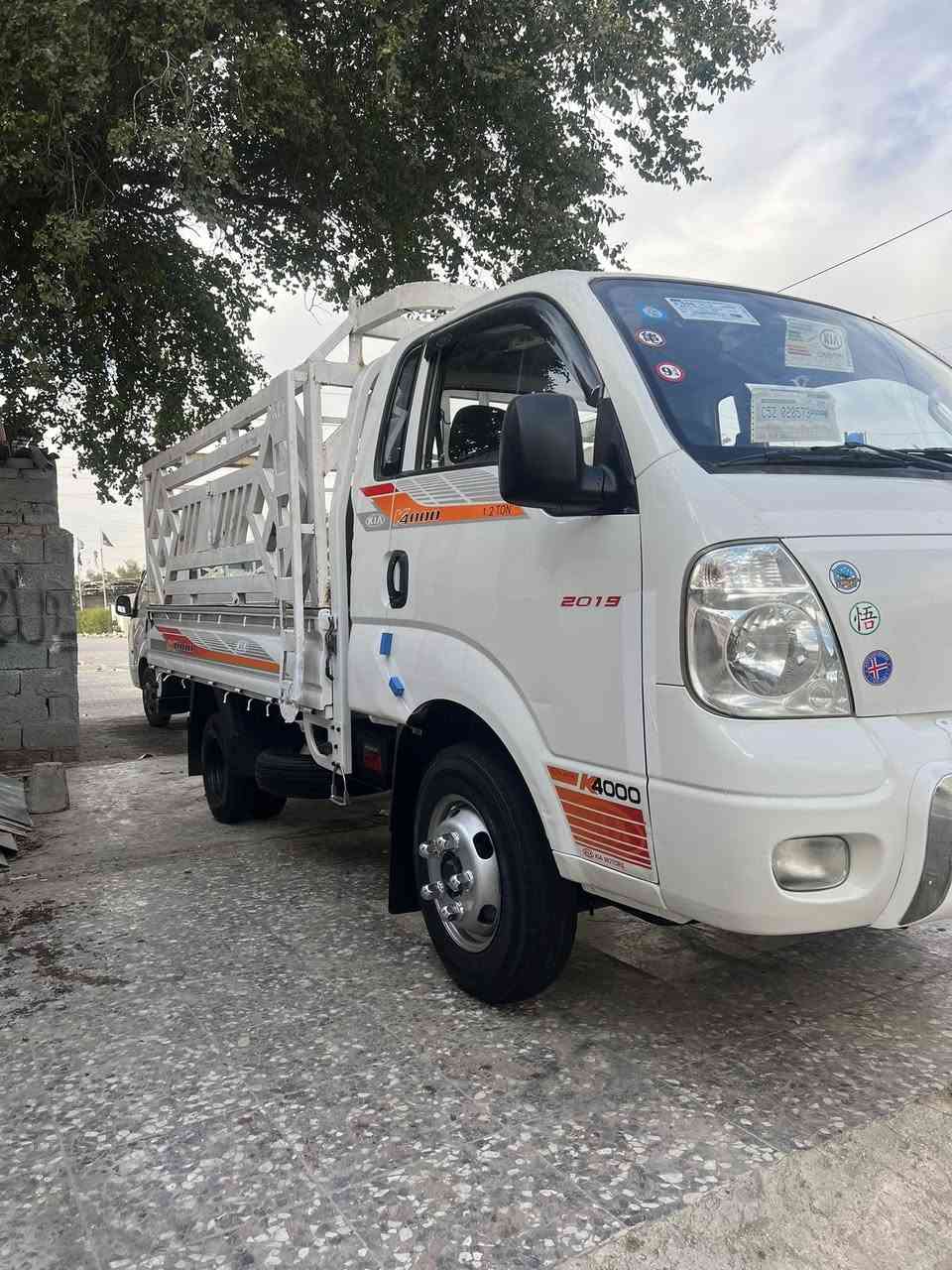 سلام عليكم
كيا فحل 2011 مفتوح محرك 4000
رقم بغداد سياره مكفوله تخم تاير صدر حداديه 
(السعر 117)الرقم *********** العنوان بغداد
