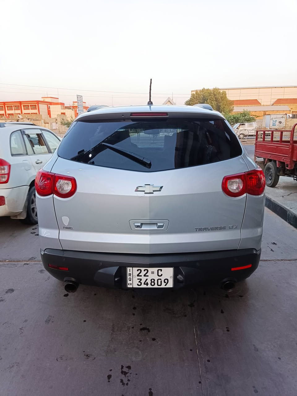 آلسلام عليكم شيفروليه ترافرس LTZ ملكي موديل 2012
لون سلفري صدفي 
وارد امريكي بيها 4 قطع بخ 🫟 كشن كهربائي 7 راكب ملكي تبريد ثلاث قطع خير من الله ثلج تدفئه شغاله محرك 6 سلندر 3.6 كامره خلفيه حساسات شاشه اصلي تشغيل عن بعد صندوق كهربائي
لايت اوتو جنجر 9 اقراص كشنات تدفئه هوك خلفي حساسات خلفي شاشه جبيره سماعه دمام 
 رقم جديد دولي تحويل وكاله حاضر هزه جديد سياره جديده بمعنه كلمه ماشيه 180 الف حقيقي مكينه وكير وحداديه كلهن بشرط كارتون مكان السياره البصره 
     السعر 95 وبيها مجال للطيبين
 ***********
