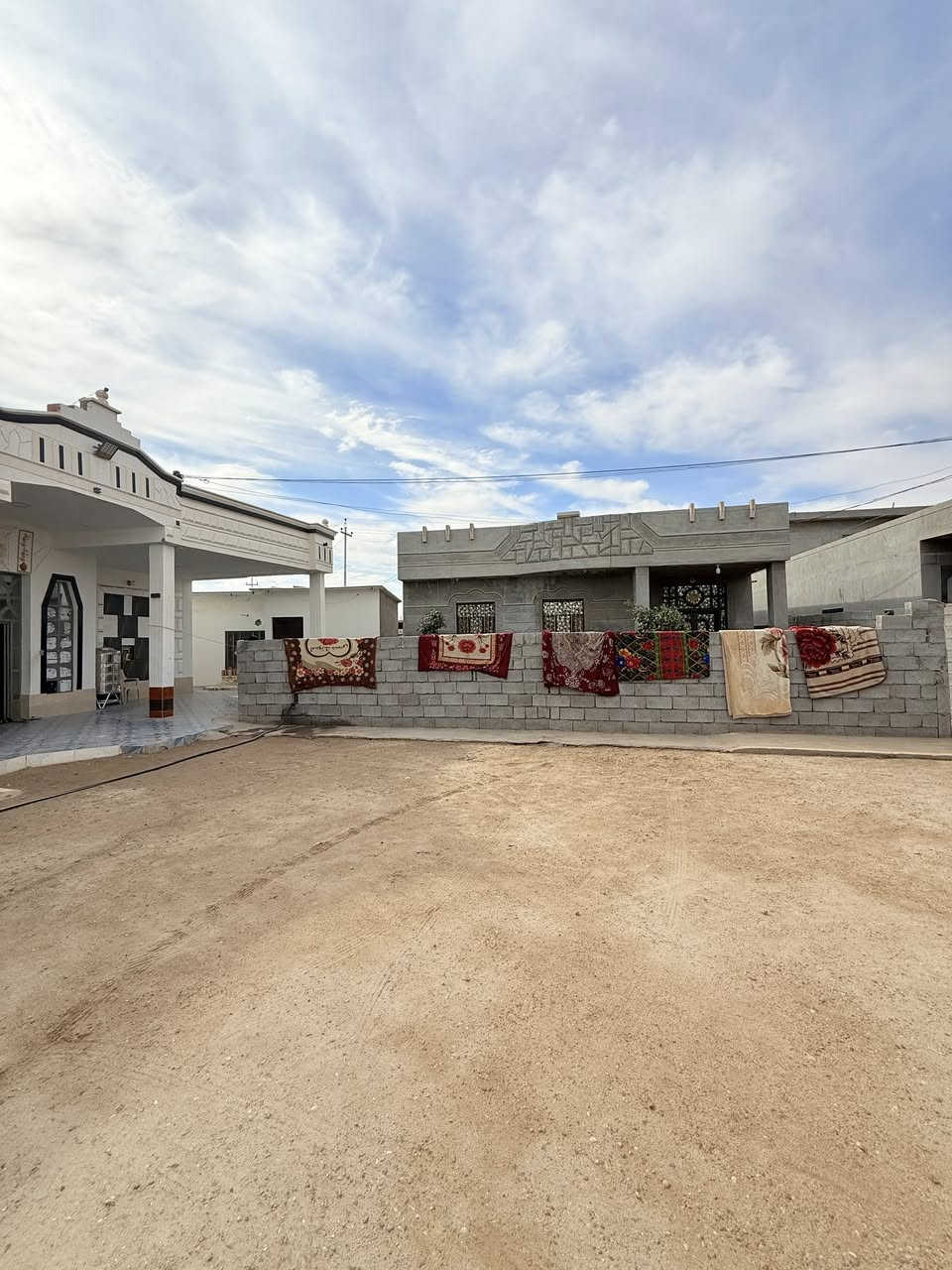 🟠دارين سنكيه  للبيع🟠  

📍موقع العقار : الرمادي زنكورة  بالقرب من مدرسة الجهاد

🟠الدار وجه على الشارع 6متر

🟠 موقع مميز 

🟠دارين واحد بناء قديم والثاني جديد

🟠 قريبات من مدارس واسواق

🟠 متوفر فيها كافة الخدمات ماء وكهرباء

🟠 السعر والاستفسار على الخاص

🟠🔶نستقبل كافة العروض العقارية🔶🟠

محتويات الدار الاول

استقبال / هول / صاله كبيره /2غرف نوم / مطبخ و مجمع صحيات داخلي وخارجي

محتويات الدار الثاني 

استقبال / صاله / غرفتين نوم / مطبخ ومجمع صحيات
______________________________
 
✅للأستفسار الاتصال على الارقام التالية :

📞*********** 
📞***********

موقعنا على الخريطة 

‏https://maps.app.goo.gl/uaqG7ir7EbX2DQkBA

أو زيارة مكتبنا الكائن الرمادي_ زنكورة _ المفرق  /مقابل جامع هادي البشير (البمرعي)

#مكتب_عقارات_زنكورة 🕹️
#عقارات
#ناحية_اليرموك
