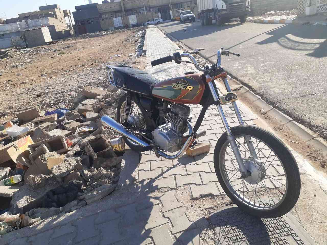 السلام عليكم للبيع دراجه اربعه قير كلك ماكينه تجفيت وكله جديد ما ناقصها شيء حلوه الدراجه مكان واسط قضاء الحي والسعر 325 وبيها مجال للشراي والاتصال على الرقم***********
