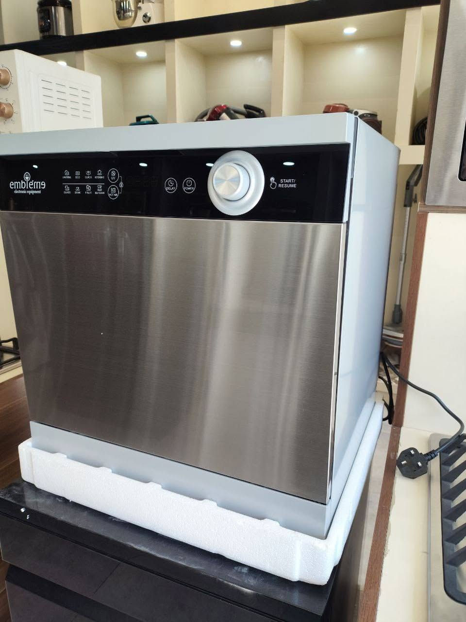 غسالة صحون منضدية + بلت ان حديثة من شركة امبليوم - Embleme 

تقليص في المساحة مع سعة غسل كبيرة

🔺️ ٢ سلات مع ٢ مرشات 
🔺لوحة تحكم LED تعمل باللمس
🔺برامج تنظيف متعددة تشمل غسل الصحون والاواني وتنظيف الفواكه
🔺 خاصية تعقيم بالاشعة فوق البنفسجية وتجفيف بالهواء الحار 
🔺قدرة 1360-1610w
🔺حوض داخلي ستانلس ستيل 
🔺الالوان (اسود، سلفر)
🔺هيتر داخلي لتسخين الماء
🔺الابعاد ( عرض 55cm، عمق 50cm سم، ارتفاع 59cm)

🔺ضمان سنة من تاريخ الشراء 🔺

‎ يوجد توصيل  لجميع المحافظات 🔺
‎
للحجز والاستفسار يرجى مراسلة الصفحة 📲📲

سعره 430 الف وتوصيل مجاني🚕🚕 بغداد, العراق


**إذا كنت صاحب هذا الإعلان وتريد حذفه لأي سبب، رجاءا أرسل رسالة إلى الدعم الفني**