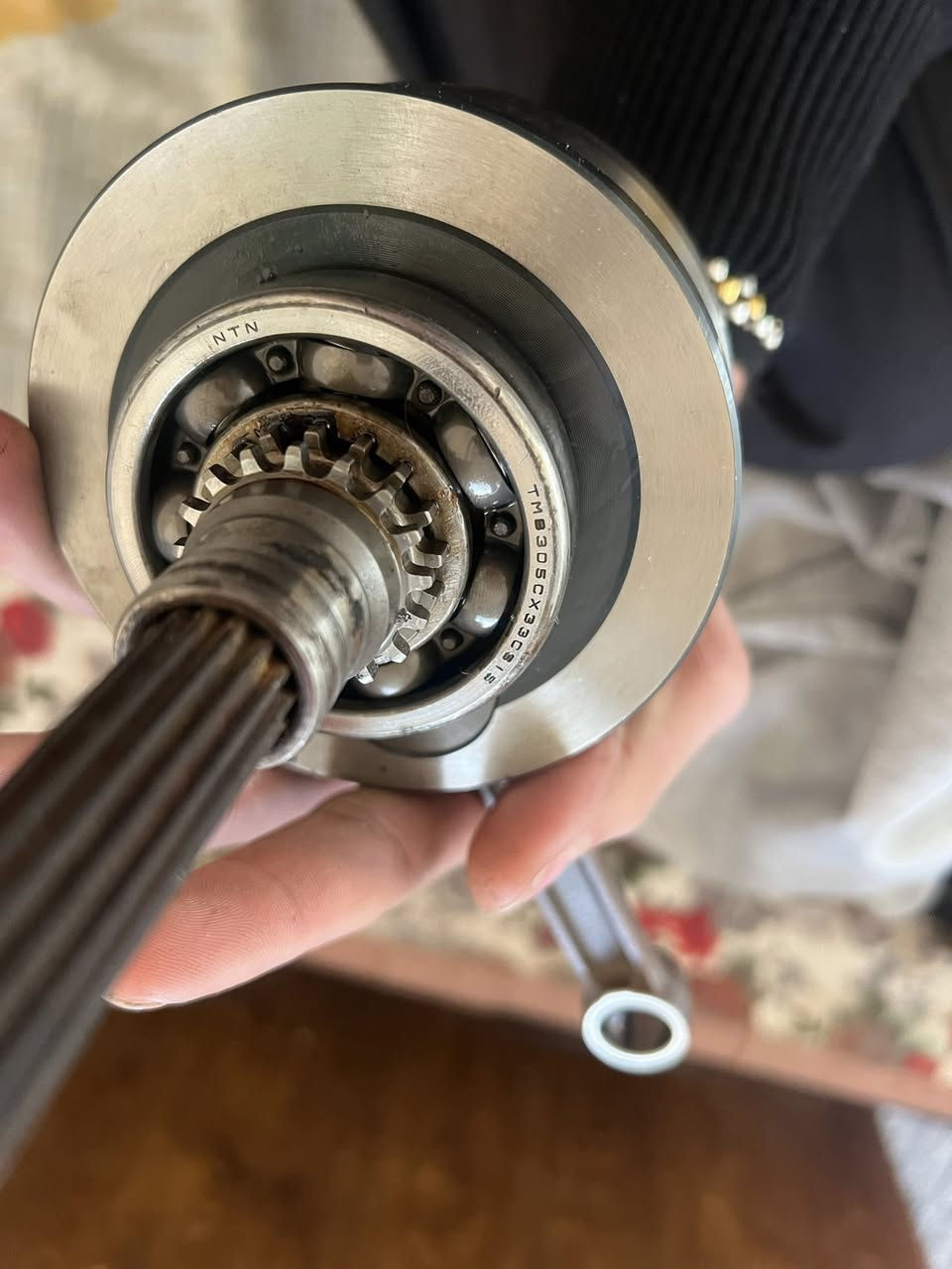 سلام عليكم بوشه و روله مطابقات  TTMRCالبوشه حجمها 66 و اصليات مختمات مال مكينه مال رمبه ما مشتغلها مكفولات و نضاف ثنيهن قيم بل يرضي الله و توصيل ماكو هاذا رقمي***********
