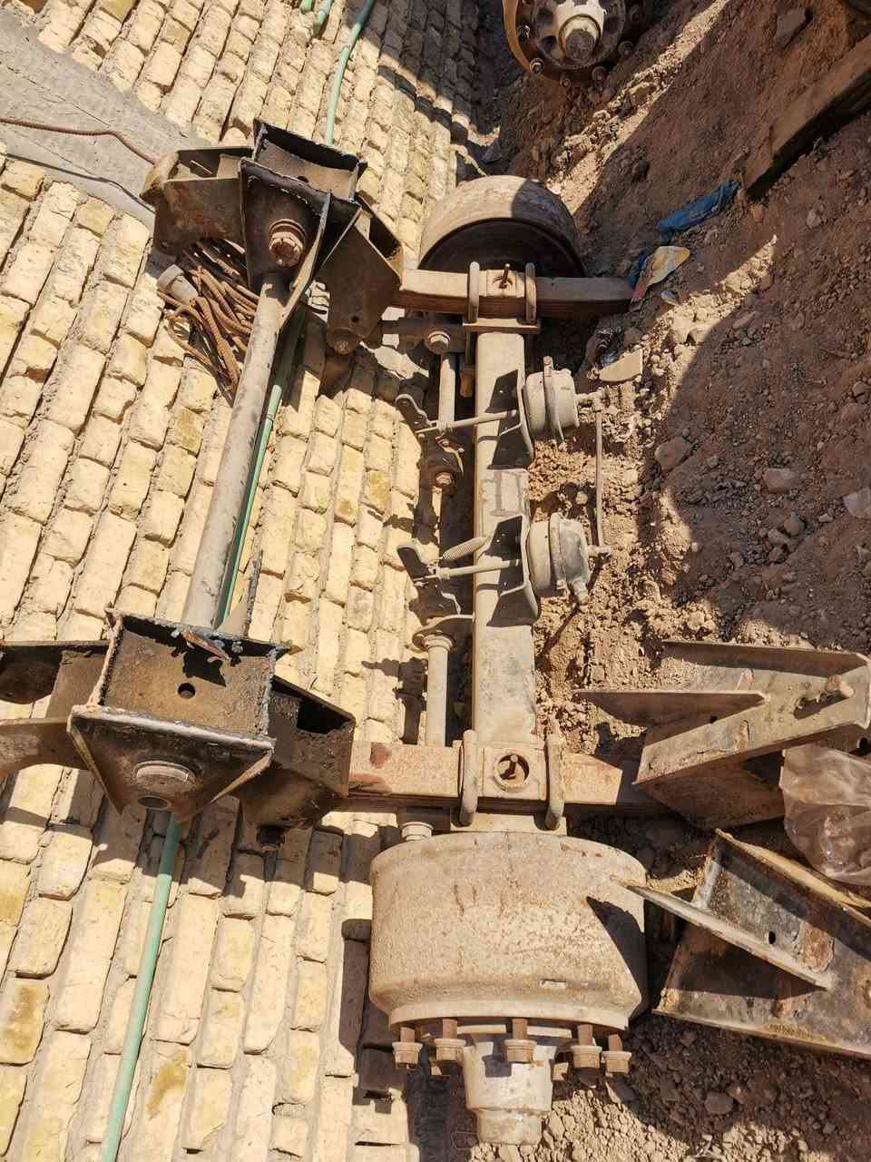 السلام عليكم  اخوان   رقم تلفون ***********
متوفر عندي دناكير بلاديات بنز 3 دناكير حجم 13مال عربانة اوربية 
متوفر عندي صدر عربانة اوربية بلادي ونظيف
متوفر عندي توانكي كاز واحد 280 لتر  واحد 300 لتر 
متوفر عندي سبرنكات عربانة تسكام 4 ربطات 
متوفر عندي كير ابو الحصيرة حجم 181
متوفر صينية جوسك  
العنوان المثنى مدينة الرميثة ***********
