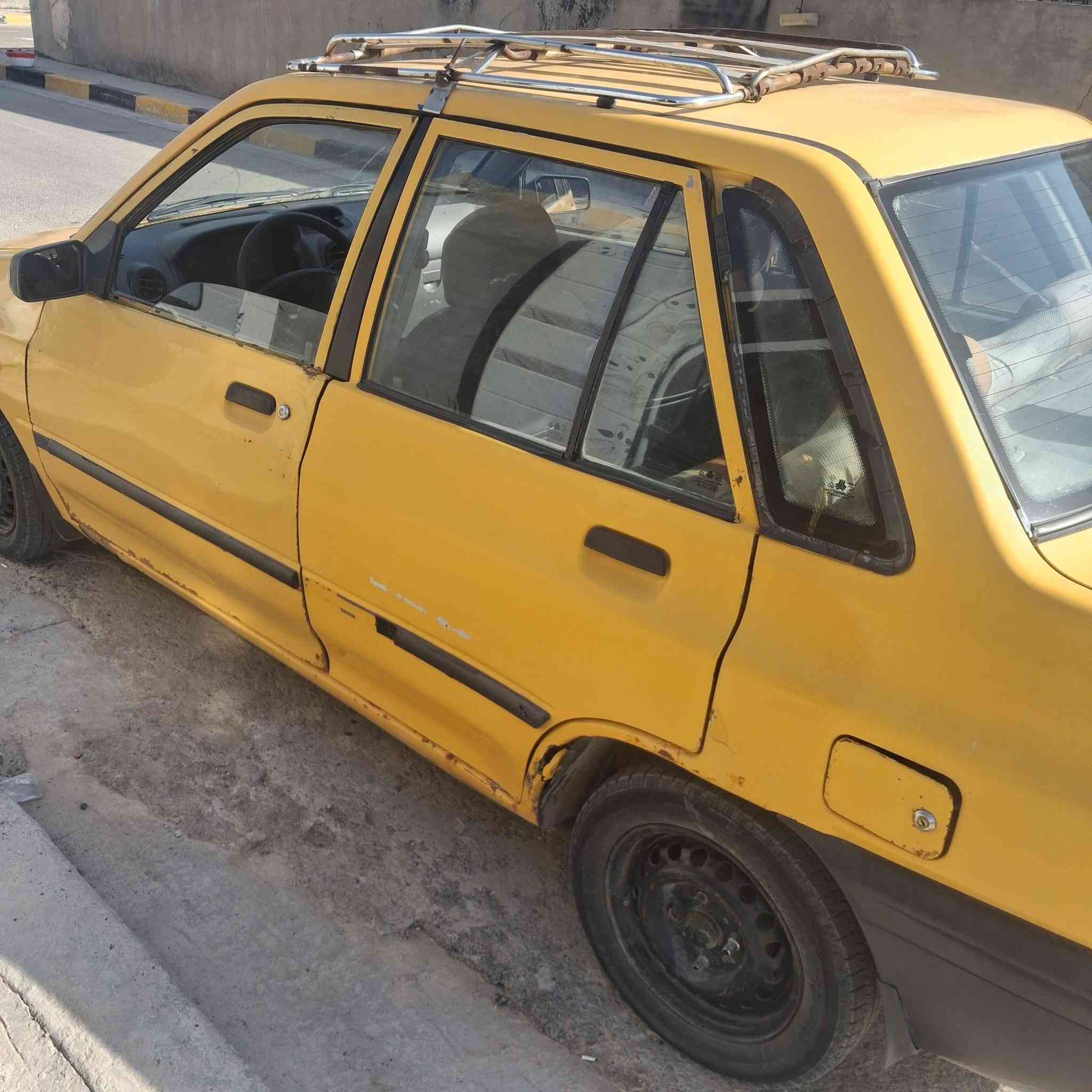 سايبه سياره حلوه تحويل شوكت مايعجبك اريد اراوسه ملكه متومه هذه رقمي ***********
