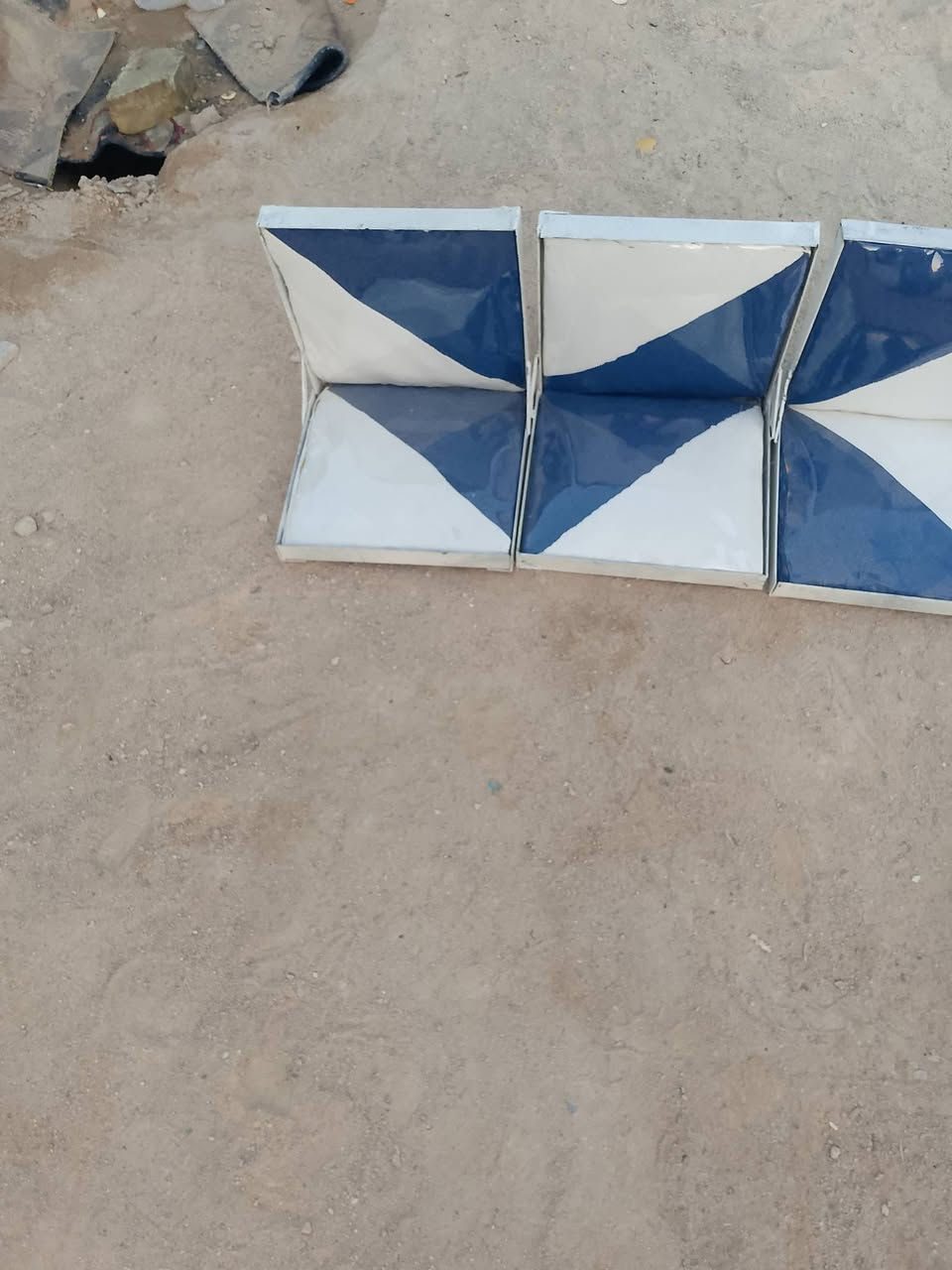 السلام عليكم شباب هذا الكراسي سعر الزوج خاص ***********
