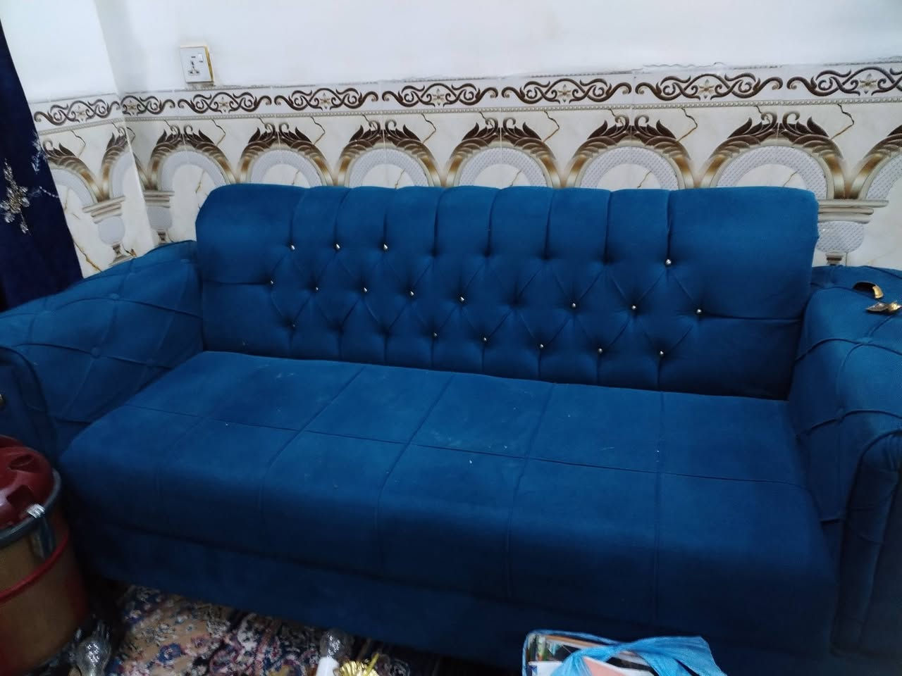 تخم 8 مقاعد السعر 300 كنتور 3 بيبان صاج السعر 200
ميز تواليت السعر 50 جرابي عدد 2 جدد السعر الوحده 40 كربلاء الحر للاستفسار ***********
