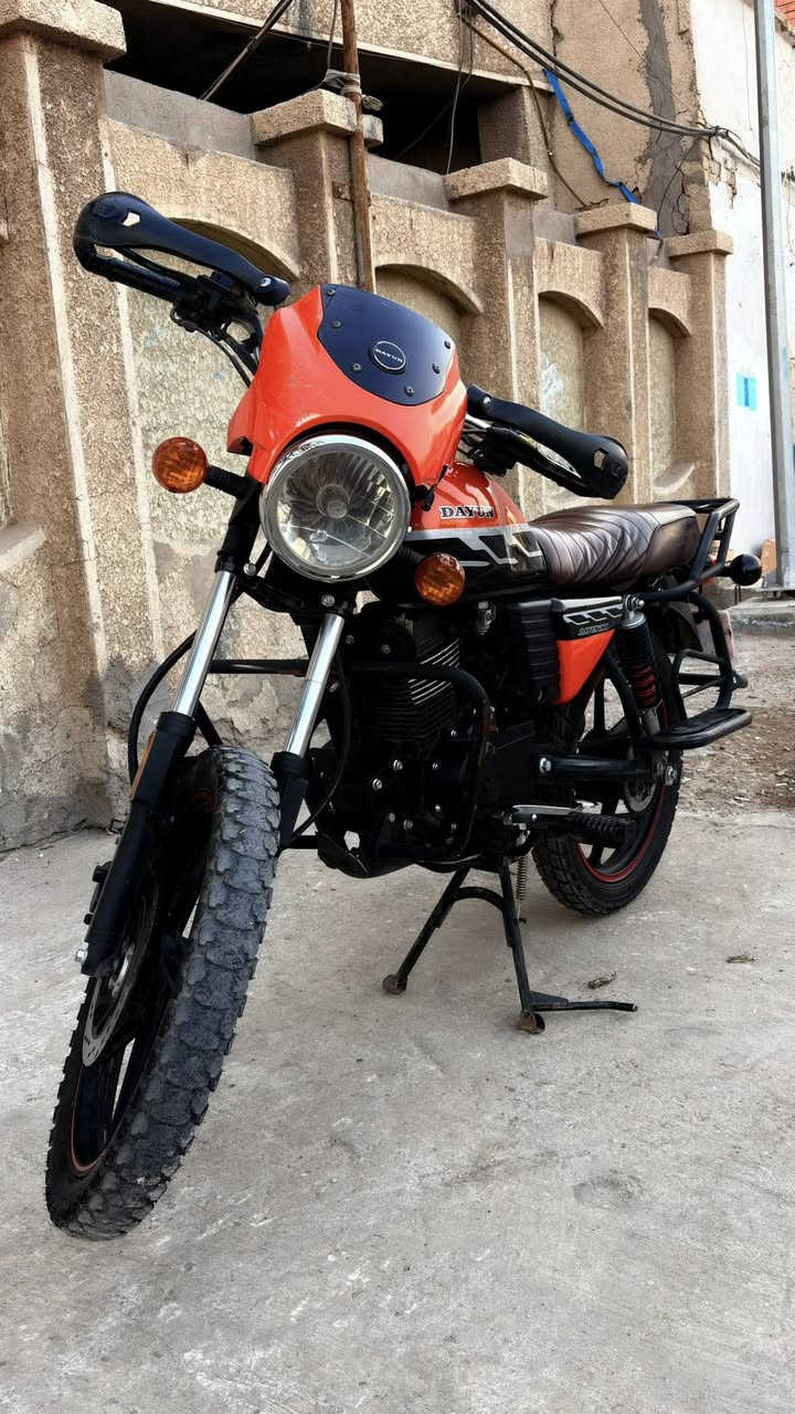 سلام عليكم .. دراجة دايون موديل 2025 .
مرقم بغداد ، دراجة جديدة 
. الدراجة جانت مو مال شغل شخصية . 
الكير + المكينة مكفولات و ما ملعوب بيهن . 
الدراجة خير من الله و جديدة . 
للبيع لان مستعجل ع بيعتها . 
السعر : 2.400.000 و بيها مجال بسيط كلش . 
للأستفسار ... ***********
