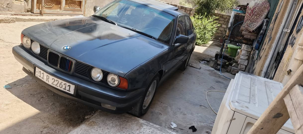 حداديه جديده تخم تاير جديد وي الخلايا ام بلادي سياره كفاله من حادث فقط صبغ عام للجماليه فتحه سلايت شغال تحكم مري جهتين كهربائيات شغاله من الدعم للدعاميه سيستم صوت ومضخم كامل كشنات جلد مكينه وقير كفاله اربع جامات كهربائي ماكينه 3500 ست سلندر جير عادي خمس نمر محرك مفتوح تخنتاير خمسه جدد جيرمني تحويل ثاني يوم لوحات جديده سبايدر خلفي دمام برده بي ام ما بيها لا خياس ولا قصه سياره مقفوله من قصه وعيب شرعي فقط مصبوغه عام بالجماليه سياره كفاله من حادث السعر 48 وبيها مجال بيع ومراوس بخصوصي فقط ورجاء اللي ما يعرف للبي ام لا يراسلني وجماعه الاربعينات رجاء لا تعلقون السياره جاهزه من كل شيء نقصها فقط تبريد ما بيها نقص لو شعرايه مكاني كربلاء رقم الهاتف ☎***********☎ كربلاء, العراق
