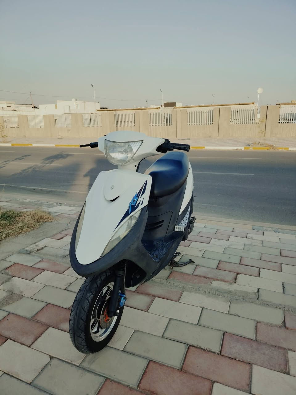سلام عليكم ماكس عدله للبيع السعر 500 وبيه مجال مسعجل عليه دراجه كدام عينك مابيه شي محركه فقط ولفات مفتوحه المكان كربلاء حي العامل رقم *********** وبي واتساب بوشه 49
