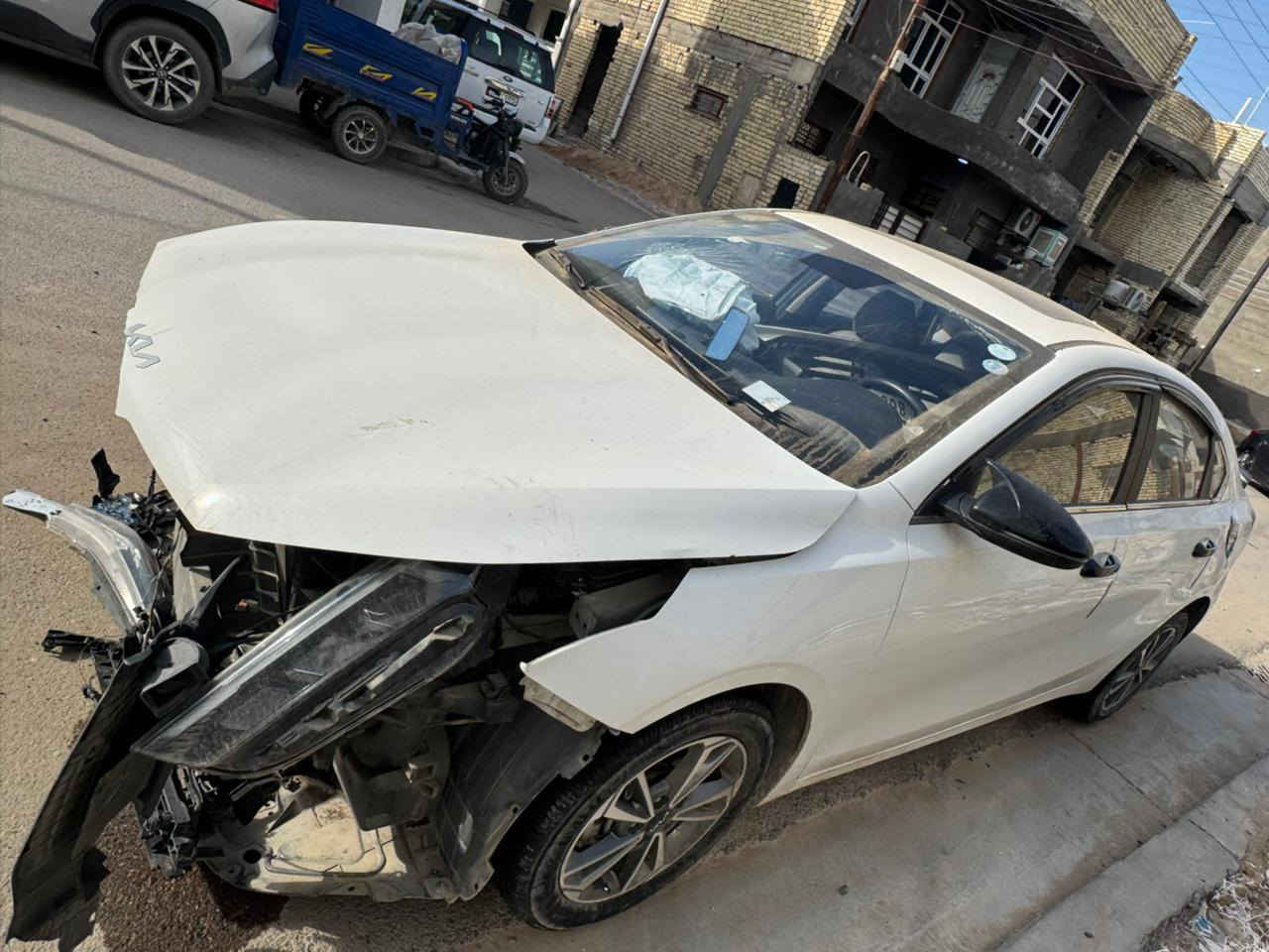 السلام عليكم كي3 امريكي فول مواصفات 
موديل 2022 السياره تشتغل 
رقم اربيل بيها حادث مكان بغداد 
اتصل *********** بغداد, العراق
