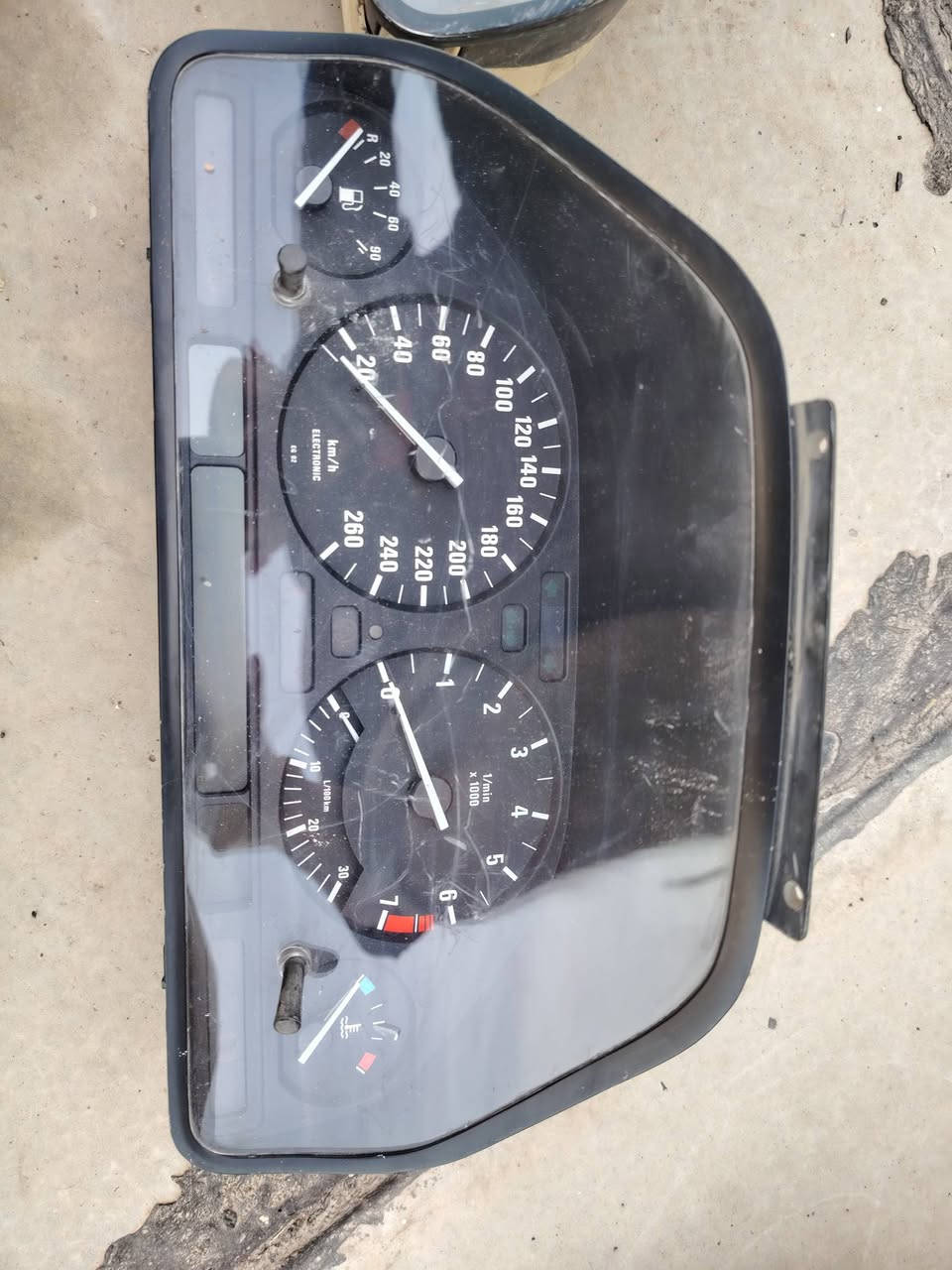 السلام عليكم غراض بيم للبيع للستفسار ***********
