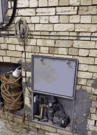 السلام عليكم
الدار للبيع المساحة 100م طابق واحد بدون ستارة و بيتونة السطح مطبگ اشتايگر طابو زراعي سند 25 بناء عام 2025 شهر ال 8 تحديداً رفت 40سم 
حي الفرات قريب البانزين خانة مال حي النصر أول شارع مال الصورة ثالث مربع منطقة كافة الخدمات
السعر المطلوب 62 
للأستفسار
***********
