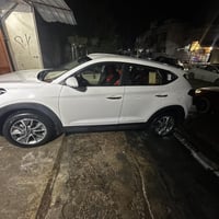 توسان خليجي موديل 2018 بيه بس بارد  السعر 178     مكان بغداد   0772610...