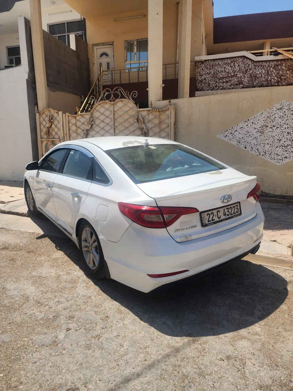 للبيع
هونداي سوناتا موديل ٢٠١٥ بيهة ثلاث قطع وشخوطات قليل، مكان السيارة داقوق 
شرط تحويل و وكالة 
سعر 108ورقة 
رقم صاحب السيارة ***********
