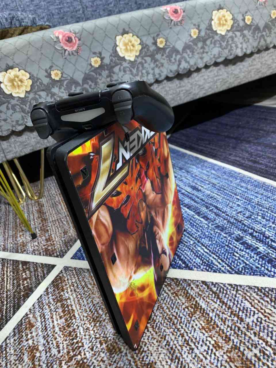 سلام عليكم 
بلي 4سلم 
ذاكره 500
الجهاز اخو الجديد 
نظامه 13.2
يجي وياه جوستك او كيبلاته
سعره 210او بي مجال
مكاني بغداد مدينه الصدر
***********
