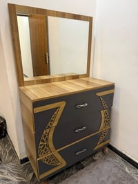 غرفة تركية بحالة ممتازة بسعر 410 الف وبيهه مجال السعر بدون نقل  078299...