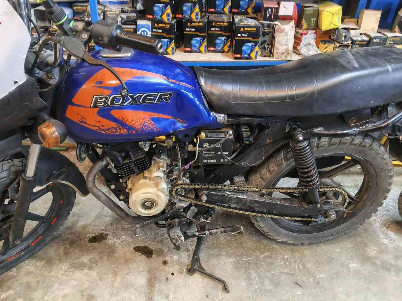 السلام عليكم بوكسر 2000 2022 للبيع دراجه كامله نقصها بالصفاحيات مال باتري السعر 700 وبها مجال بسيط العنوان بغداد الدوره للاستفسار *********** بدون أوراق مكينه تجفيت جديد
