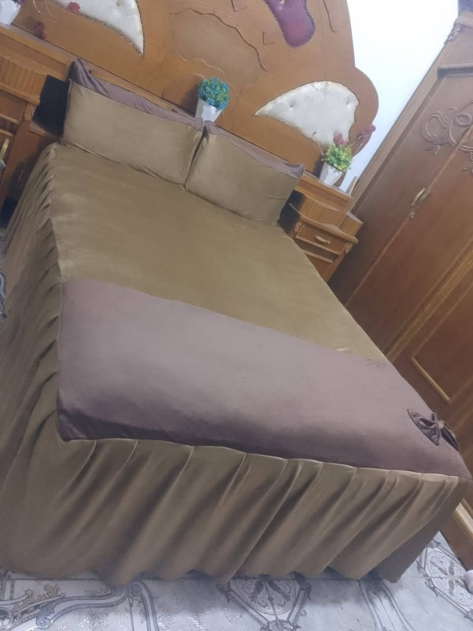 فرشات نفرين ونفر حسب الطلب ألي حابه تحجز تراسلني ع هذا الرقم *********** واتساب
