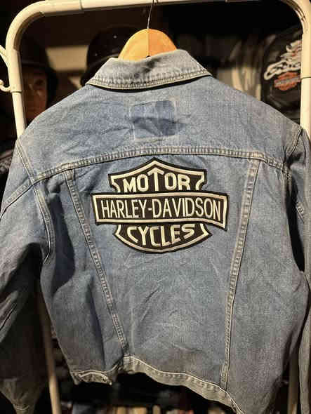 قمصله كابوي هارلي دافيدسون 
قياس XL -L
سعر 55 الف 
يوجد توصيل لجميع المحافظات 
***********
