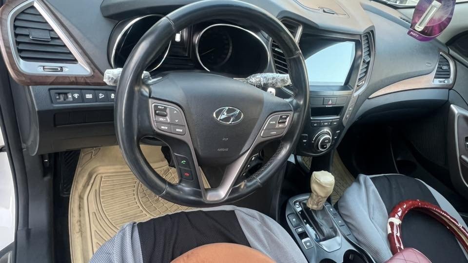 السلام عليكم للبيع سنتافي خليجي بغداد انكليزي الجديد بسمي تحويل ثاني يوم 2018 خليجي مواصفات كويتي سياره جاهزه مابيه اي نقص كير مكينه صدر أمامي خلفي تخم تاير تبريد ثلج مكينه ٦ سلندر ٣قطع تبريد ٧ راكب كراسي كهرباء تدفئه وتبريد بلكشنات بصمة هند بريك بصمة تشغيل وأبواب جنطه كشنات جلد بلاد بردات خلفيه بلاد وباقي المواصفات معروفه بلسنتافي الكويتي مكان السياره بابل المدحتية للاستفسار الاتصال على الرقم ***********
