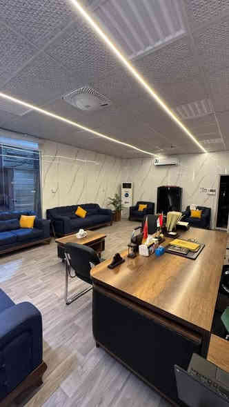 للايجار في السيديه  (مكتب كامل مع الاثاث) 
(يصلح مكتب محاماة او مكتب لشركات السياحه والسفر او اي نشاط تجاري اخر ...) 

الموقع :السيديه - شارع المركز (تجاري) 

للاستفسار : ***********
الكوخ للتطوير العقاري
