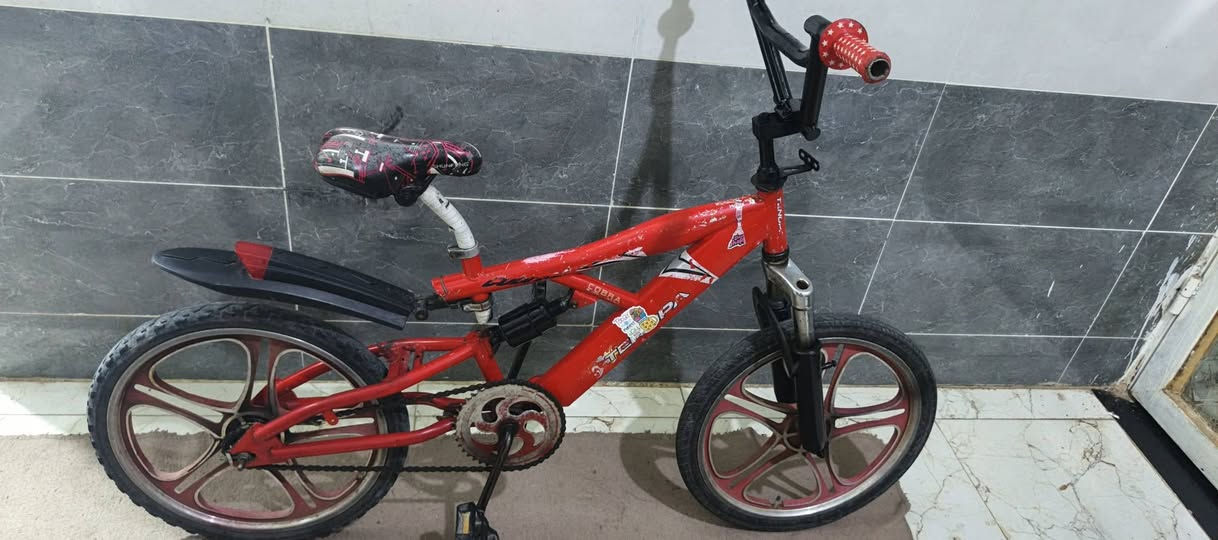 باسسيكل  من نوع "كوبرا" (Cobra) بحجم 20 إنش، السعر  50


**إذا كنت صاحب هذا الإعلان وتريد حذفه لأي سبب، رجاءا أرسل رسالة إلى الدعم الفني**