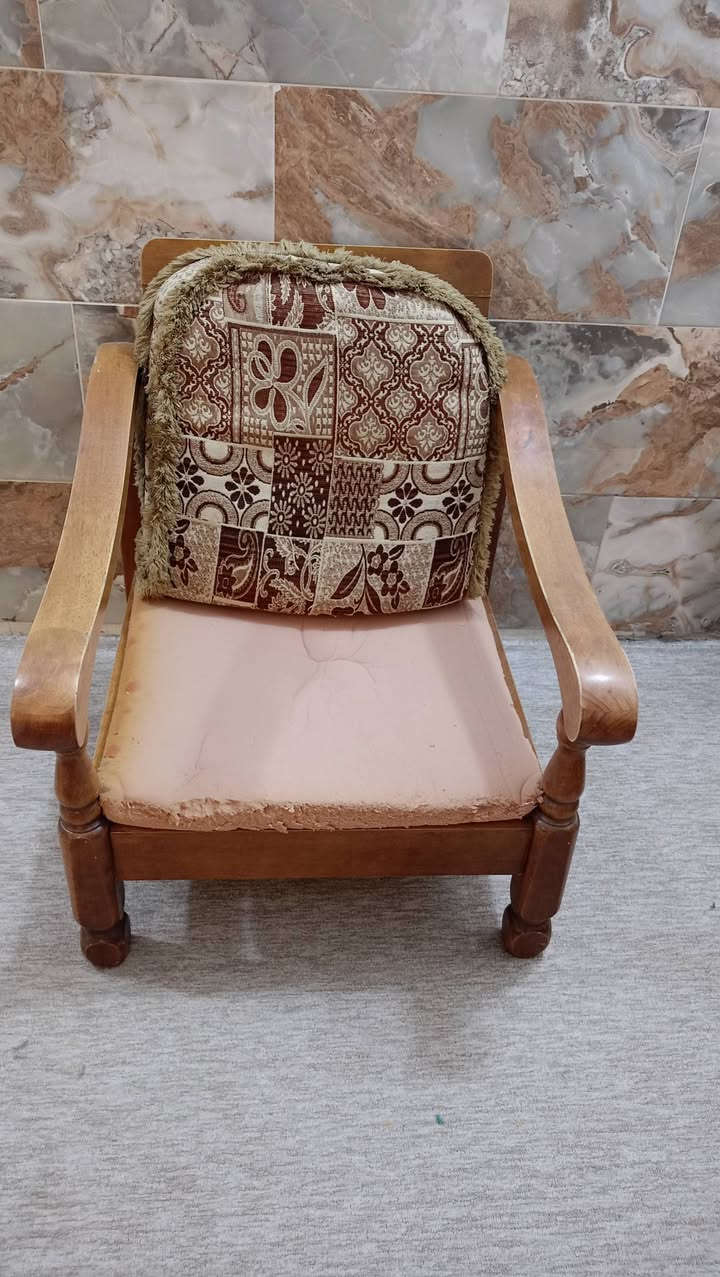 كرسي صاج سعر 20 
كرسي ستيل سعر 30
العنوان مهندسين شارع مطعم الخيمة


**إذا كنت صاحب هذا الإعلان وتريد حذفه لأي سبب، رجاءا أرسل رسالة إلى الدعم الفني**