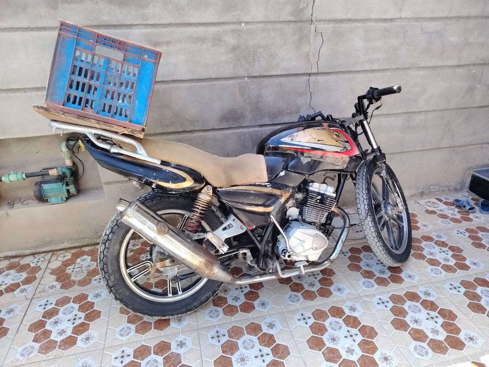 سلام عليكم دارجة باندة للبيع محرك بلادي خير من الله المكينة خرسة بدون اوراق بيع مستعجل 100 قفل بعقوبة, ديالى


**إذا كنت صاحب هذا الإعلان وتريد حذفه لأي سبب، رجاءا أرسل رسالة إلى الدعم الفني**