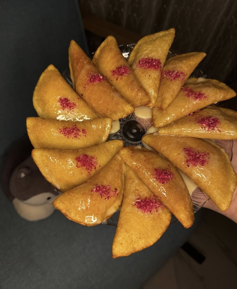 سلام عليكم 
حلا ليالي لبنان
قطايف محشي ( قشطة او جبن او جوز حسب الطلب )
بورك جبن او دجاج 
كبة نباتي بالفطر واللوز 
كبة محشي دجاج صوص حامض و اعتيادي
حلا بارد بكل الاطعام ( انناس / فراولة / كاكاو /ڤانيلا وغيره )
كيك بركاني
كيك عادي بالبرتقال
كيك بالليمون
للطلب تواصل خاص


**إذا كنت صاحب هذا الإعلان وتريد حذفه لأي سبب، رجاءا أرسل رسالة إلى الدعم الفني**