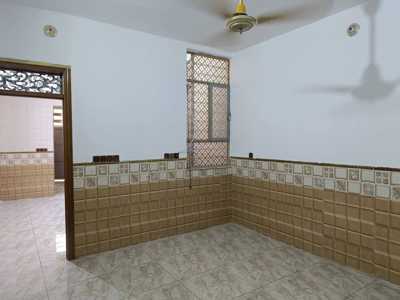 بيت 50 متر للبيع طابو زراعي سند 25  أقرار محكمه شارع الجاير حي ذو الفقار السكني قرب اسواق  برتقالة كافة الخدمات ماء مجاري كهرباء تبليط كامل  تجيب غراضك وتكعد للاستفسار ***********
