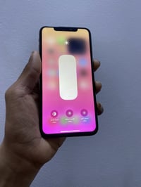 ايفون اكس ماكس.  مامبدل بي شي.  ذاكرته 256.  بطاريته 77.  دبل خط يأخذ ...