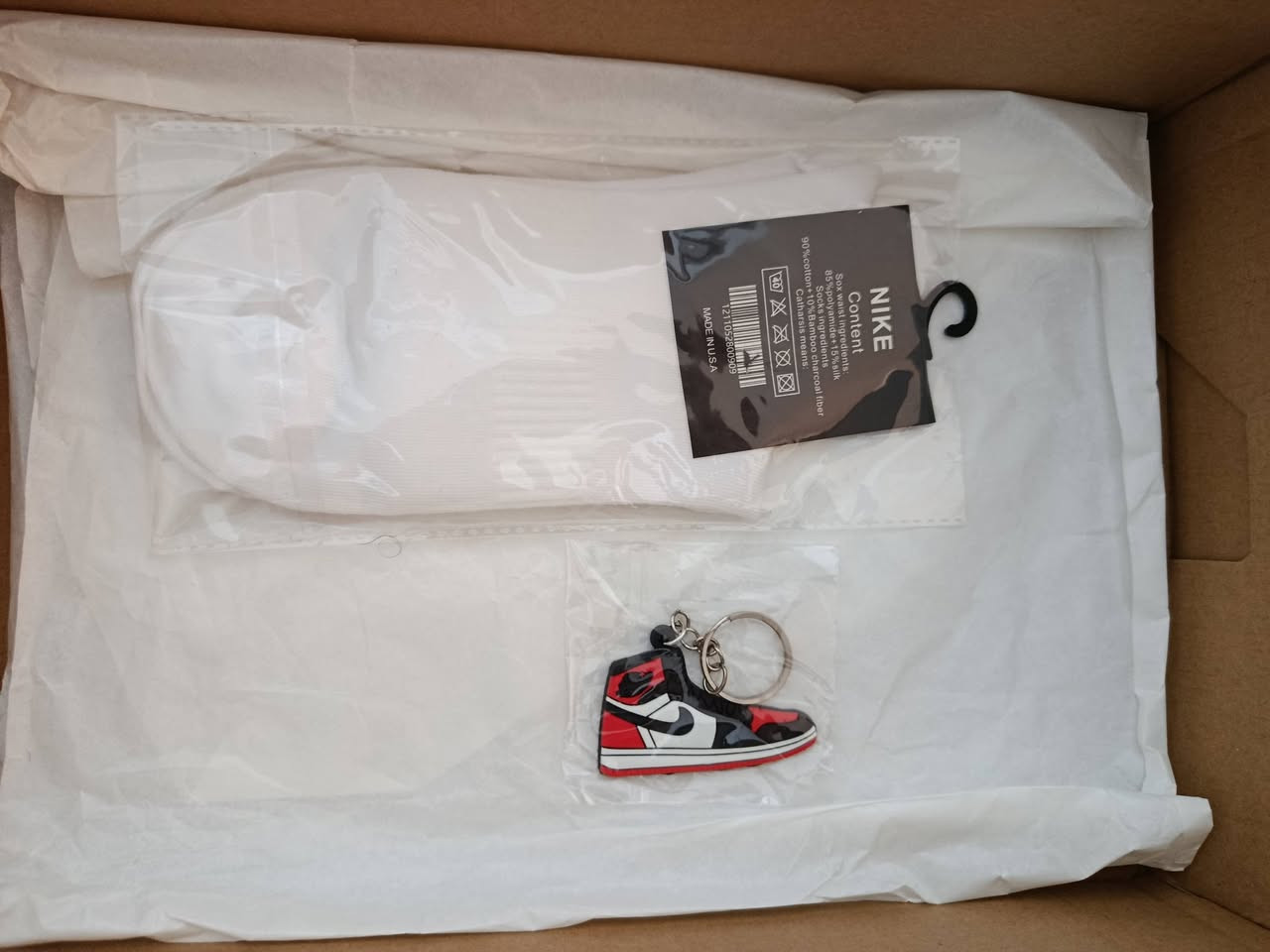 حذاء نايكي للبيع صنع فيتنامي قياس 44 ويلبس 45 هم لون ابيض ورصاصي بعده بالجيس السعر 70 الف توصيل داخل فقط
للتواصل رقمي *********** بي وتساب
