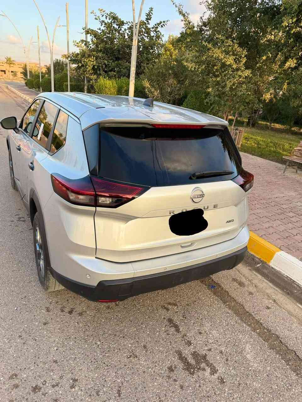 السلام عليكم
للبيع نيسان روج 2024
السعر 165 $
ماشيه 35k
رقم بغداد مشروع وطني بسمي لل٣١ السنويه 
اللون رصاصي سلفر 
مواصفات حلوه
قطعتين تبريد فول تحكمات
شفتات 
كروس سرعه
تدفئه كشنات
كير شرط بدون عيب
محرك شرط بدون عيب
⛔️حادث بسيط بنيد فقط والباقي مكفول شرط السونار 
سياره جاهزه مابيها اي نقص مكان السياره تكريت 
للاتصال ***********
