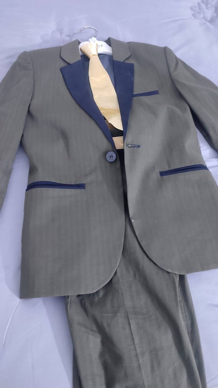 قاط ولادي ٣ قطع
جديد ملبوس مرة واحدة فقط ،
يلبس عمر ٩ أو ١٠ سنوات ،
السعر ب١٥


**إذا كنت صاحب هذا الإعلان وتريد حذفه لأي سبب، رجاءا أرسل رسالة إلى الدعم الفني**