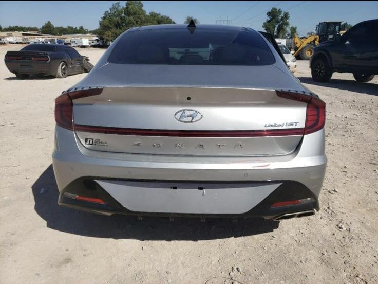 للبيع فقط

هيونداي سوناتا 2022 لمتد 1.6 تيربو  فول الفول

Hyundai Sonata 2022 Limited 1.6T

رقم بغداد باسمي 

حادثهه بابين تبديل غير لون بدون دواخل

مع وجود بعض الملاحضات (الجنطه والجاملغ الايسر كلير شرط الفحص) البابين تم تبديلهم وصبغهم بنفس اللون 

السعر : 155 ورقة 

العنوان : بغداد 

للاستفسار: ***********
واتساب: ***********

المواصفات 

1- رادار امامي (مانع تصادم)

2- لايتات 4 عدسات بجم LED

3- حساسات امامية

4- كاميرات 360

 ( العدادات تفتح كاميرا عند فتح الاشارة )

5- بانوراما

6- نقطة عمياء ( مراية كهرباء )

7- دخول ذكي ( بصمة )

8- اناره ترحيب عند الاقتراب

 من السياره

9- حساسات خلفية

10- رادار خلفي

11- ويل قياس 18

 ( تايرات طخم جديد )

12- الصندوق ذكي

 (يفتح عند الاقتراب)

13- خزن ميموري سائق

ا14- head up display

 ( عرض المعلومات على الزجاج الامامي )

15- داخل LED 

( انارة محيطية متغيرة )

16- داخل جلد

17- تبريد مقاعد + تدفئة مقاعد

  تدفئة مقود

18- مقاعد الامامية كهرباء بالكامل

19- كير بيانو

20- تبريد بيانو

21- كيجات ديجيتل

22- شاشة كبيرة 

ا( Apple car play + Android Auto )

23- اوتو بارك

 ( تقديم و رجوع السيارة عن طريق المفتاح )

24- سستم صوت BOSS

 (سماعه 12)

25- تبريد قطعتين

26- اوتو هولد

27- هاند بريك بصمة

28- انارة داخلة LED 

(تتغير عن طريق الشاشة الى 200 لون)

29- تحكم مقود كامل

30- تحديد مسار

31- تثبيت مقود

32- شفتات مقود

33- وضعيات قيادة ( Sport + Normal + Smart )

34- شاحن لاسلكي
