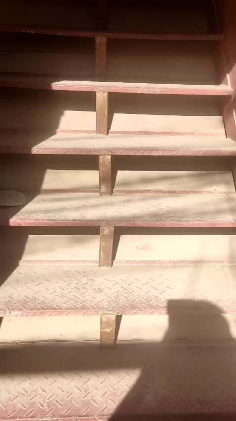 للاجار حي النصر مقابل بانزين خانه سلطاني فرع مفروشات شاكرين للاستفسار ***********
