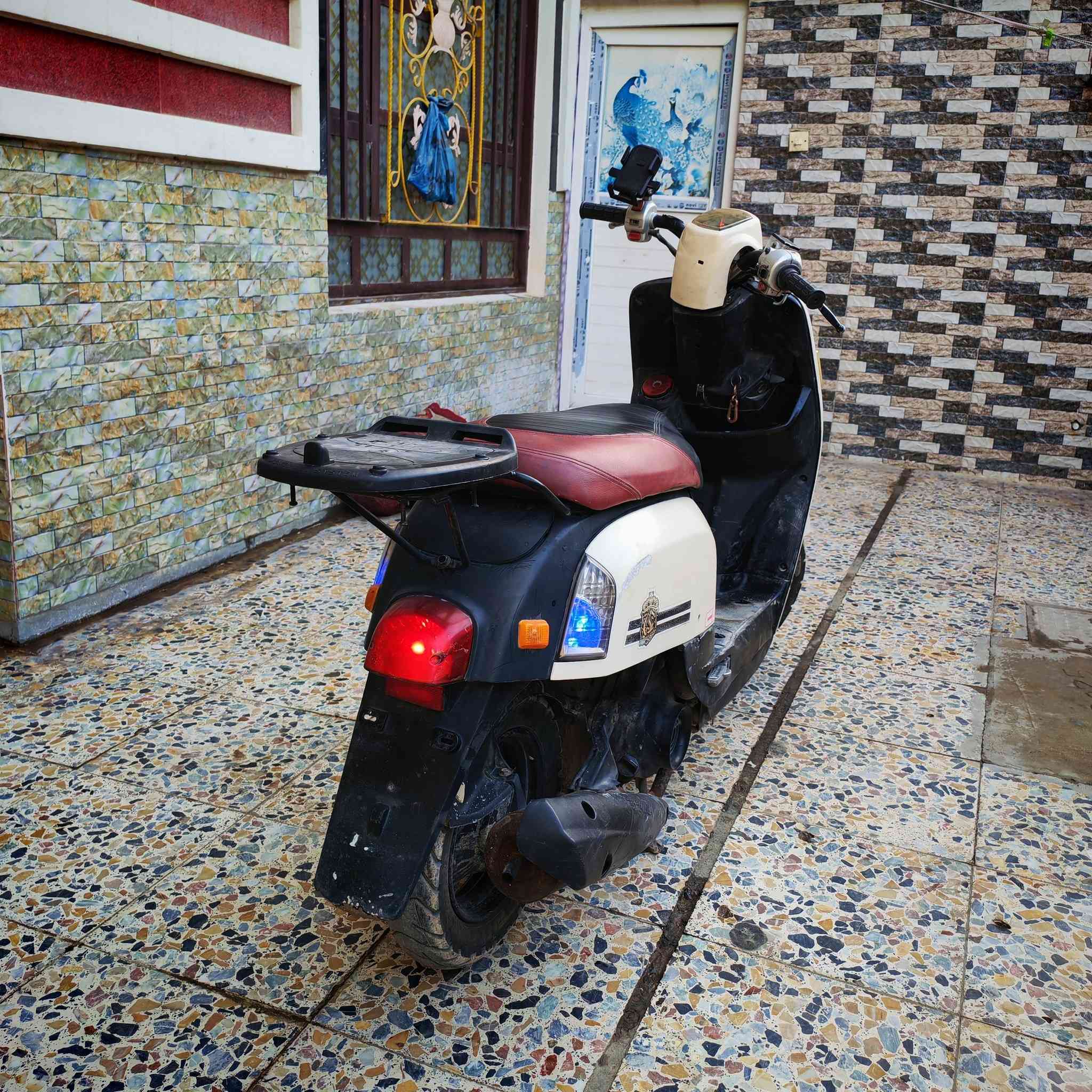 سلام عليكم ماكس بوليس دراجه جديده كفرات بلادي ختم واحد هوه ول سواد تجفيت جديد كله اصلي تايوان  شرط وكاله مكينه خرسه شلعه معدل كلها شغاله طستها تخبل  السعر 550 وبيها مجال المكان زعفرانيه الاستفسار*********** واتساب
