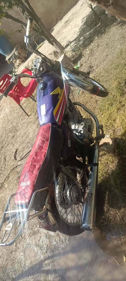 سلام عليكم دراجه نامه بروه موديل 14 بدون أوراق بيه رقم شاصي وبليته مكفوله من السرقه مكاني بابل محاويل سعرها 200وبيه مجال ***********
