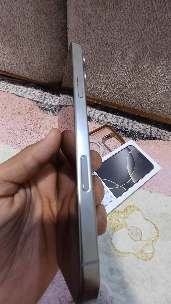 ايفون 16 برو ماكس . ذاكرة (256)  بطارية( 100 ) الجهاز مستعمل قليل اي ضرر ما بي ولا داخل تصليح شخط ما بي الجهاز بعدة داخل الضمان ينتهي الضمان مال الشركة بشهر 20 / 7 / 2026
السعر/ 1400 بي مجال قليل 
العنوان/ بغداد . الشرطة الخامسة اتواجد اتصال فقط 
***********
