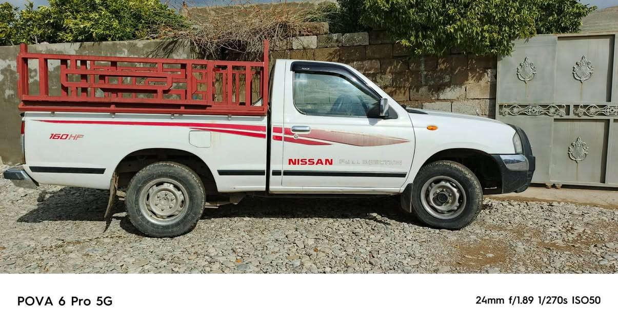 سەیارەکە مالی کەسابەتە 
بۆ فرۆشتن  ناو بۆدی تێگیراوە ئاسن 
بێ دەعم و لێ دراوی و بێ بۆیاخ
شوێن سەیدسادق 

*********** السليمانية, العراق
