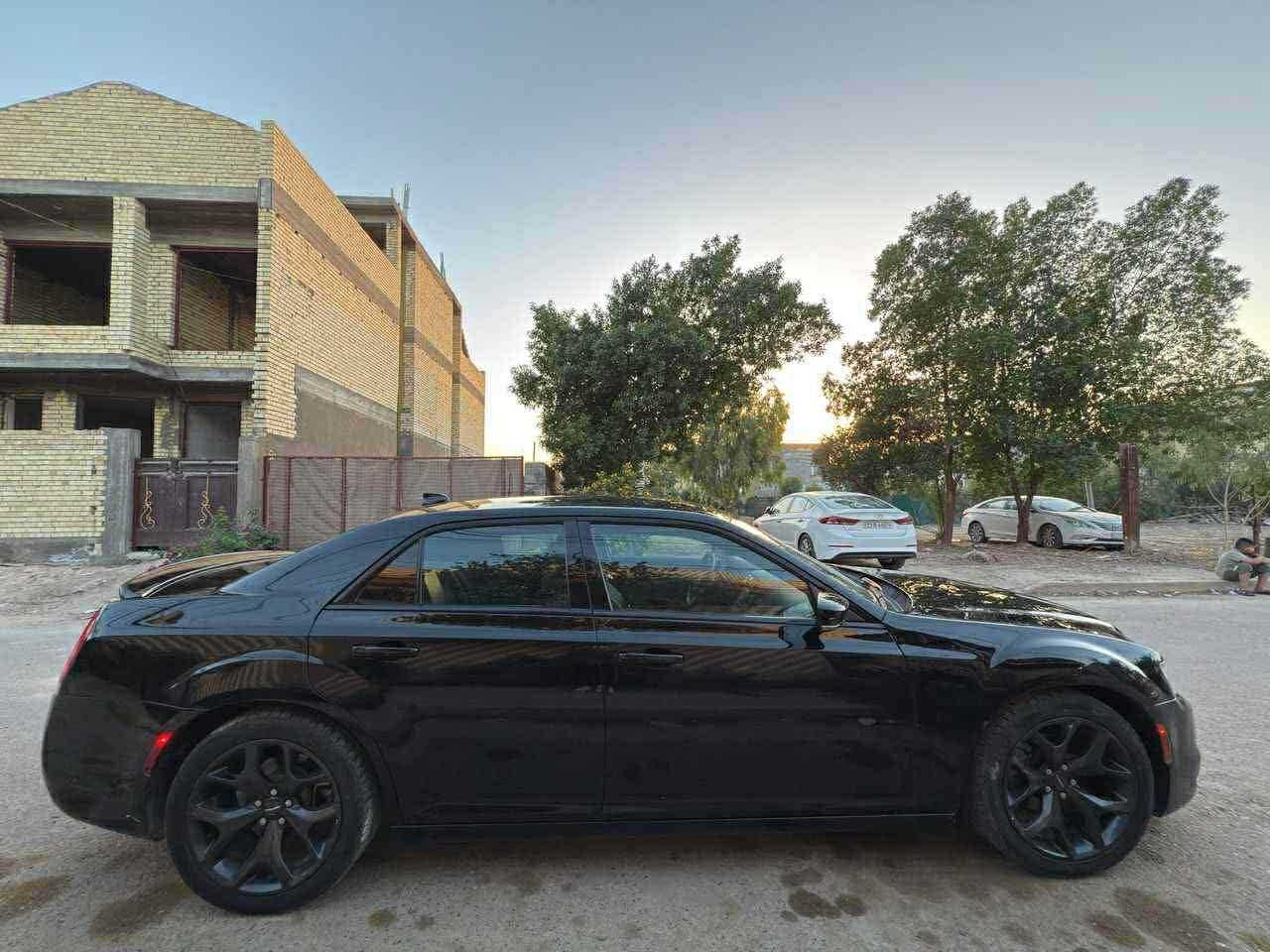 السلام عليكم
اوباما S
موديل ٢٠٢١
فول مواصفات عده الفتحه 
حادثها قطعتين
رقم سليمانيه باسمنه السياره 
جاهزه من كل النواحي اي نقص ما بيها 
عارضها ٢٥٥ورقه وبيها مجال 
مكانها بغداد حي الجهاد او الغزاليه 
وهذا رقمي 
*********** 
ومن الله التوفيق
