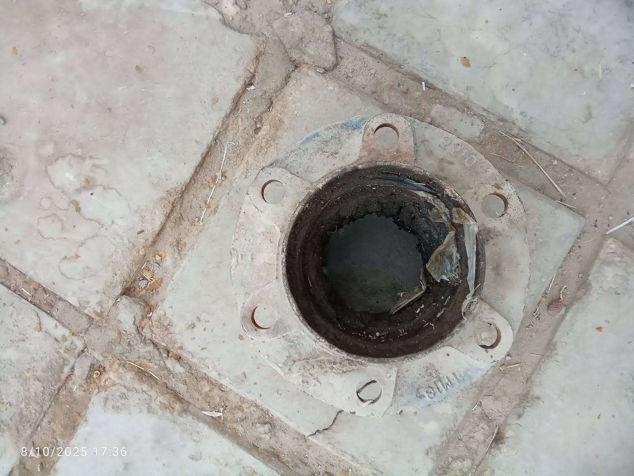 السلام عليكم دنكير للبيع معه زوج افلنجات وتاير حجم 20 مكاني نجف مشخاب السعر التصال  عل رقم ***********
