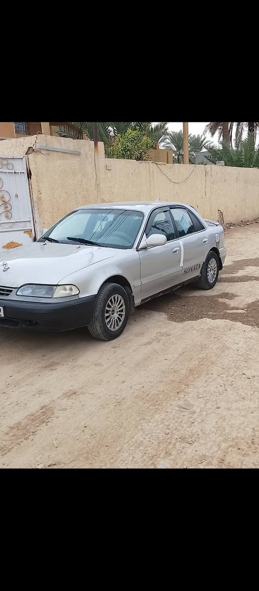 سلام عليكم
1سوناتا 2 
2موديل 94 
3سياره خير من الله سياره جديده 
4كير عادي 
5تخم تاير السياره 
6مكينه لابخار ولا تنقيص  مكينه جديه
7كهربائيات كلها شغله 
8 راقم السياره بغداد سياره بسمي ثاني يوم تحويل مو باشر 
 الاستفسار علا الهاتف ***********  
السياره بعد أحله من الصور
