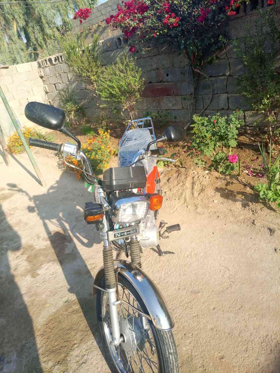 السلام عليكم دراجه اربعه كير للبيع
موديل 22 اوراق اصولي
دراجه جاهزه وخير من الله
خاص مغلق
مكان كوت حي الجهاد
رقم الهاتف ***********
