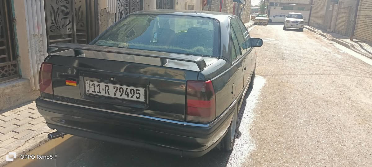 السلام عليكم اوميكا 1992 رقم انكليزي كير عادي شاشه سنتر لك شغال تايرات جدد  مكينه 2000 سنويه لحد 29 رقم بغداد مصبوغه جماليه مكينه كير خير من الله السياره نضيفه عنوان بغداد العبيدي او المشتل *********** بي واتساب السعر 35 بي مجال شي بسيط
