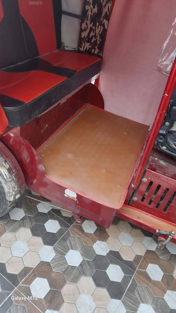 السلام عليكم ورحمه الله وبركاته 
تكتك لبيع وراق صلية كفالة ترقيم 
موديل 2023نقة مال خياس مابية جديدة نضافة فول ١٠٠من١٠٠ كبل شارع سعر ٣ وبيعة مجال 
سعر جوة بلاش خاص مفتوح  ورقمي ***********
