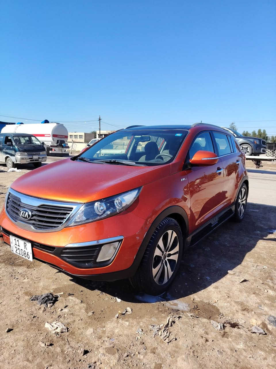 سلام عليكم للجبيع كياء سبورتنج موديل 2013 خليجي    مكفولا ت من صبغ والتبديل والجراد سياره جاهزه صدر أمامي خلفي جديد رقم انكليزي  هزه جديده بسمي مكينه وكير مكفولات السعر ١٤٥
مامفتوحات فول مواصفات عده البصمه اصل خليجي مو كوريه مكاني بغداد حي البتول ***********
