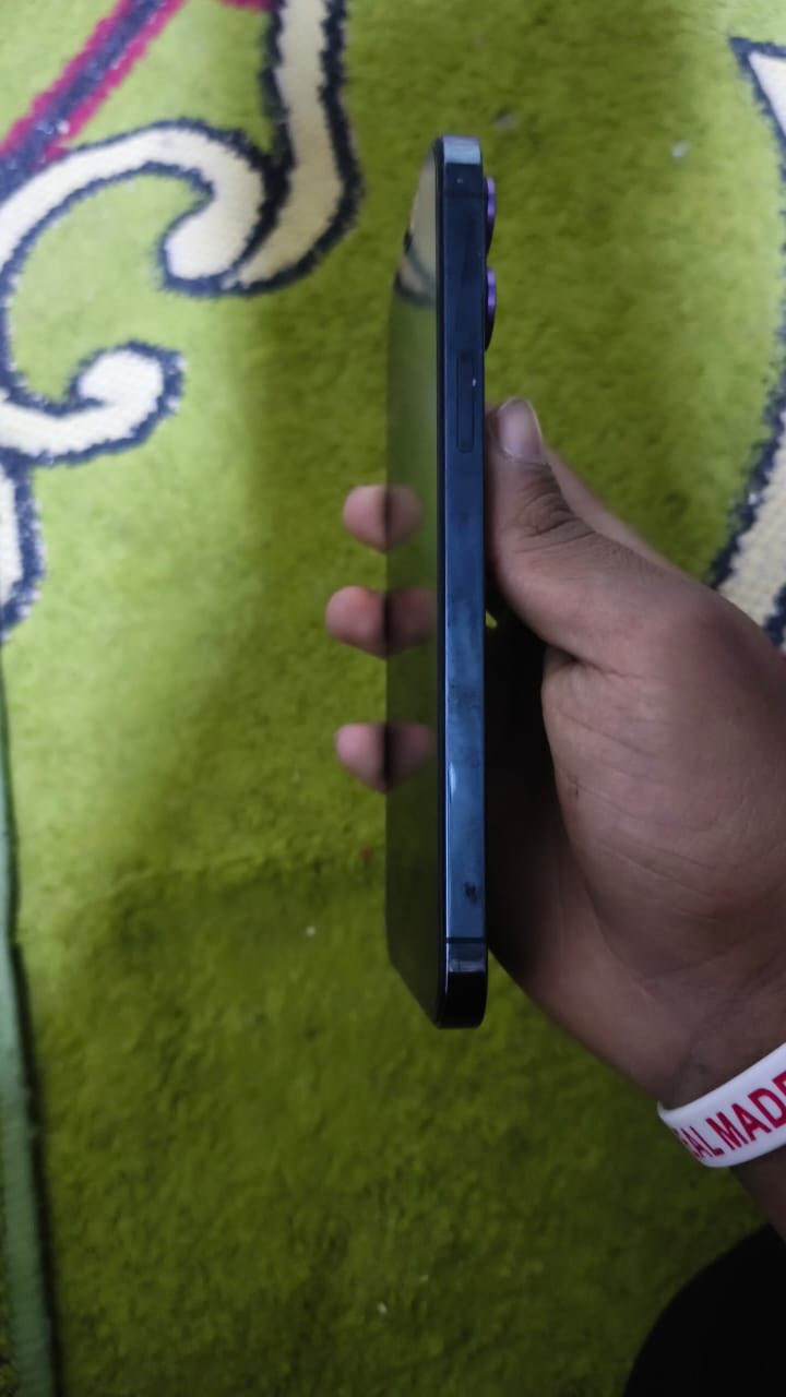 ‏موبايل 12 Pro ماكس مبدل به الشاشة وفي سعيد واقف السعر 350 مكاني بغداد يريد يدخل WhatsApp￼***********
