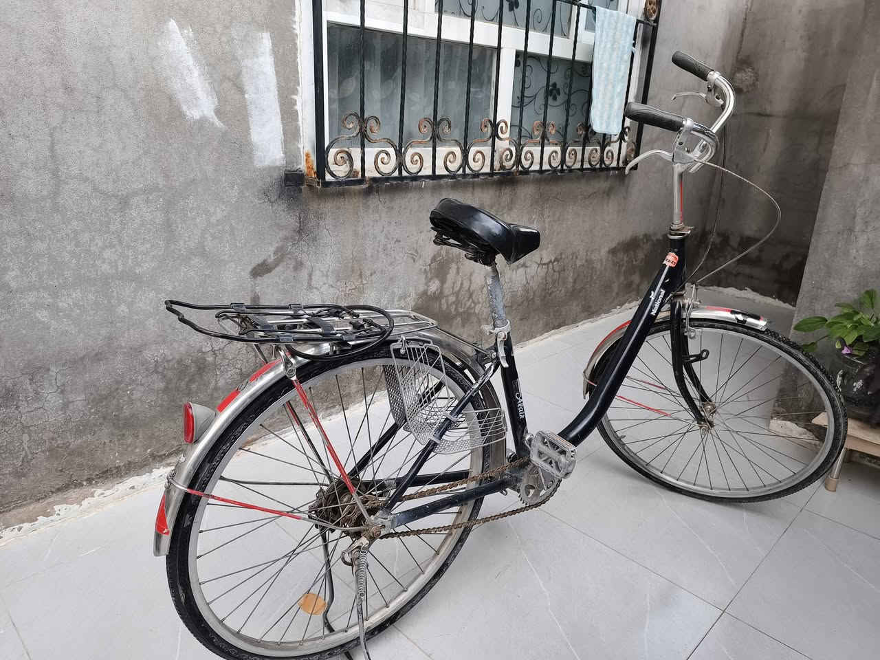 سلام عليكم بايسكل للبيع بناتي ما بي أي شي  ياباني 60وبي مجال


**إذا كنت صاحب هذا الإعلان وتريد حذفه لأي سبب، رجاءا أرسل رسالة إلى الدعم الفني**