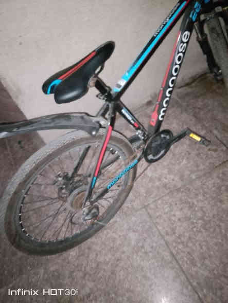 السلام عليكم بايسكل رياضي للبيع مبي اي نقص السعر 150 بي مجال حك الجيه مكاني اعضميه*********** متواجد فقط واتساب وماسنجر
